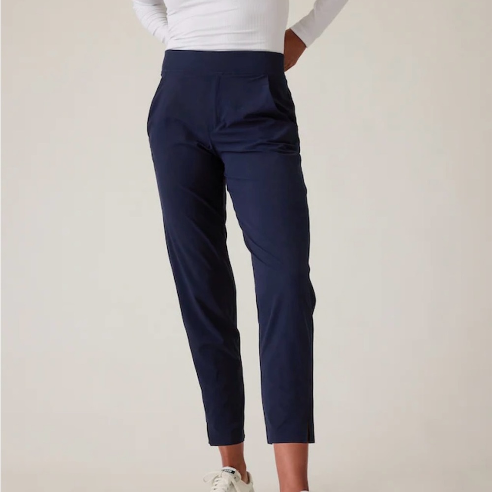Athleta Brooklyn Mid Rise Ankle Pants Size 4 Beige